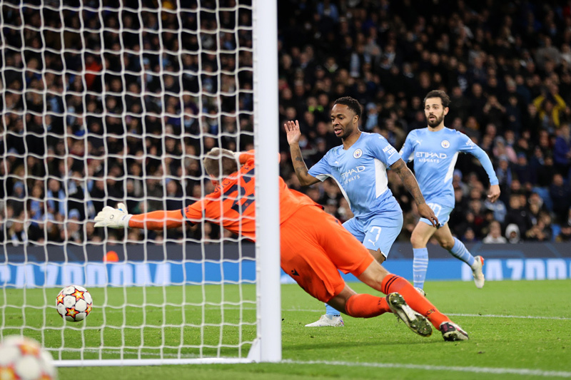 Sterling giải hạn bàn thắng, Man City đè bẹp Brugge