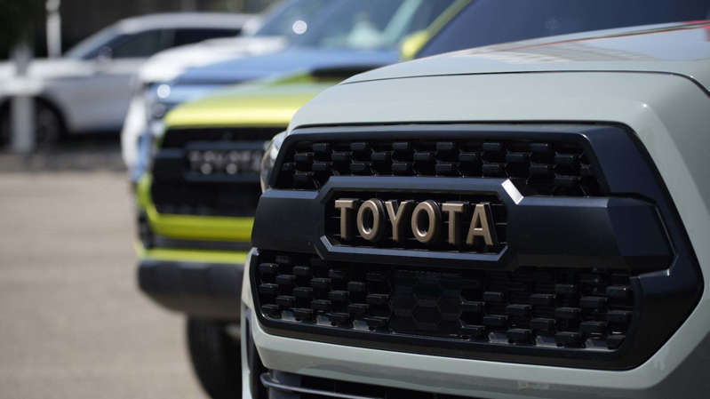Toyota kiến nghị bỏ các ưu đãi cho xe điện