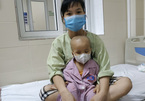 Bạn đọc báo VietNamNet tiếp sức cho bé 2 tuổi ung thư hỏng cả hai mắt