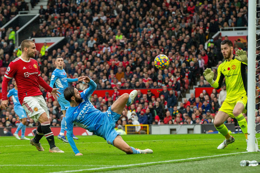 MU thua toàn diện Man City: Còn Solskjaer, còn đắng cay...