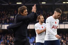 Tottenham chia điểm Everton ngày Conte tái xuất