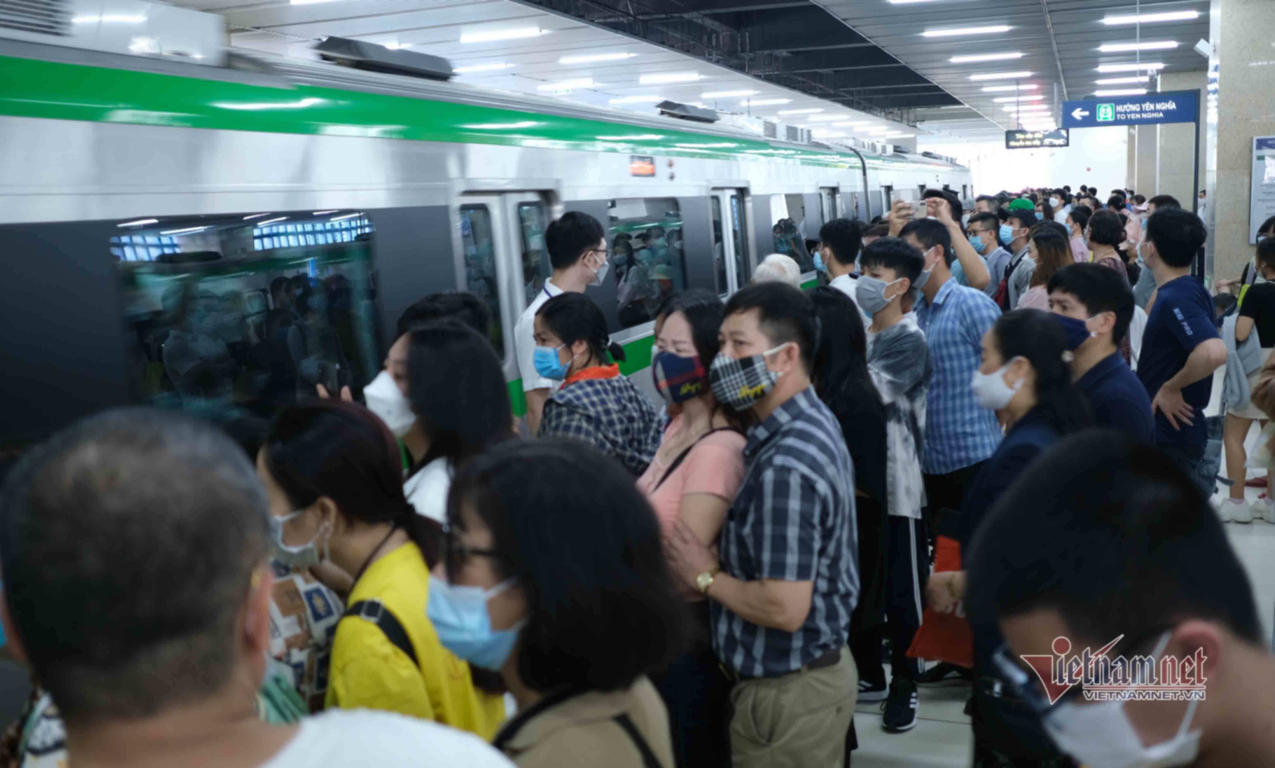 Từ 21/11, tàu đường sắt Cát Linh - Hà Đông thay đổi giờ chạy, bắt đầu bán vé