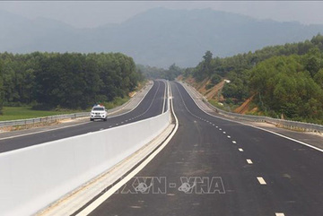 Laos considers new expressway linking Vientiane, Vietnam