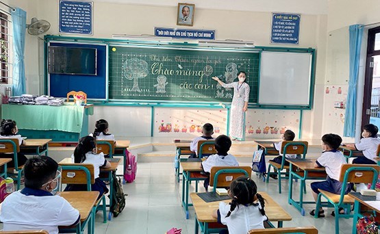 TP.HCM cho học sinh lớp 1, 9, 12 đi học trực tiếp