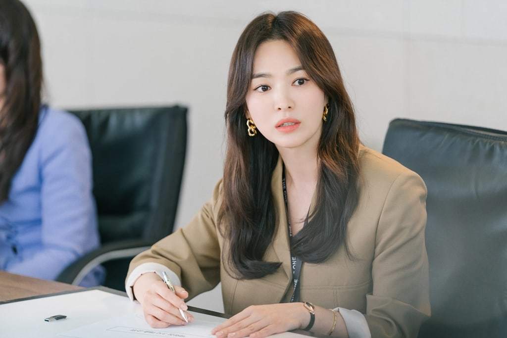 Song Hye Kyo nói lý do trở lại đóng phim ngôn tình ở tuổi 40