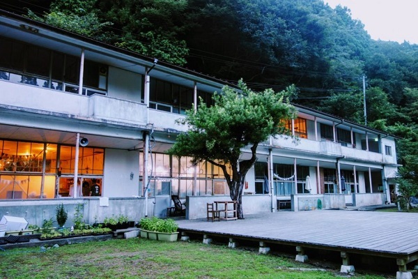 Nhật Bản cho không nhà hoang, người đàn ông biến thành biệt thự nghỉ dưỡng