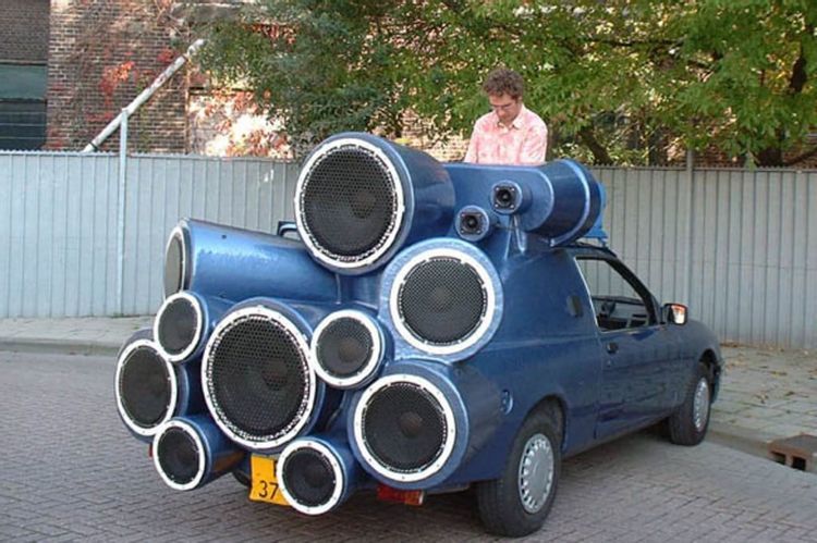 Những chiếc xe kỳ quặc nhất mà bạn từng thấy
