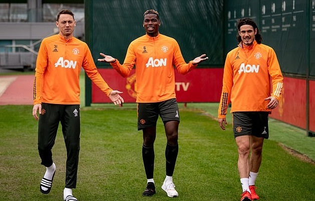 Cavani báo tin xấu MU, Pogba cũng nghỉ đến hết năm