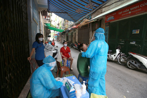 Ngày 13/1, Hà Nội chạm mốc gần 3.000 ca Covid-19 mới