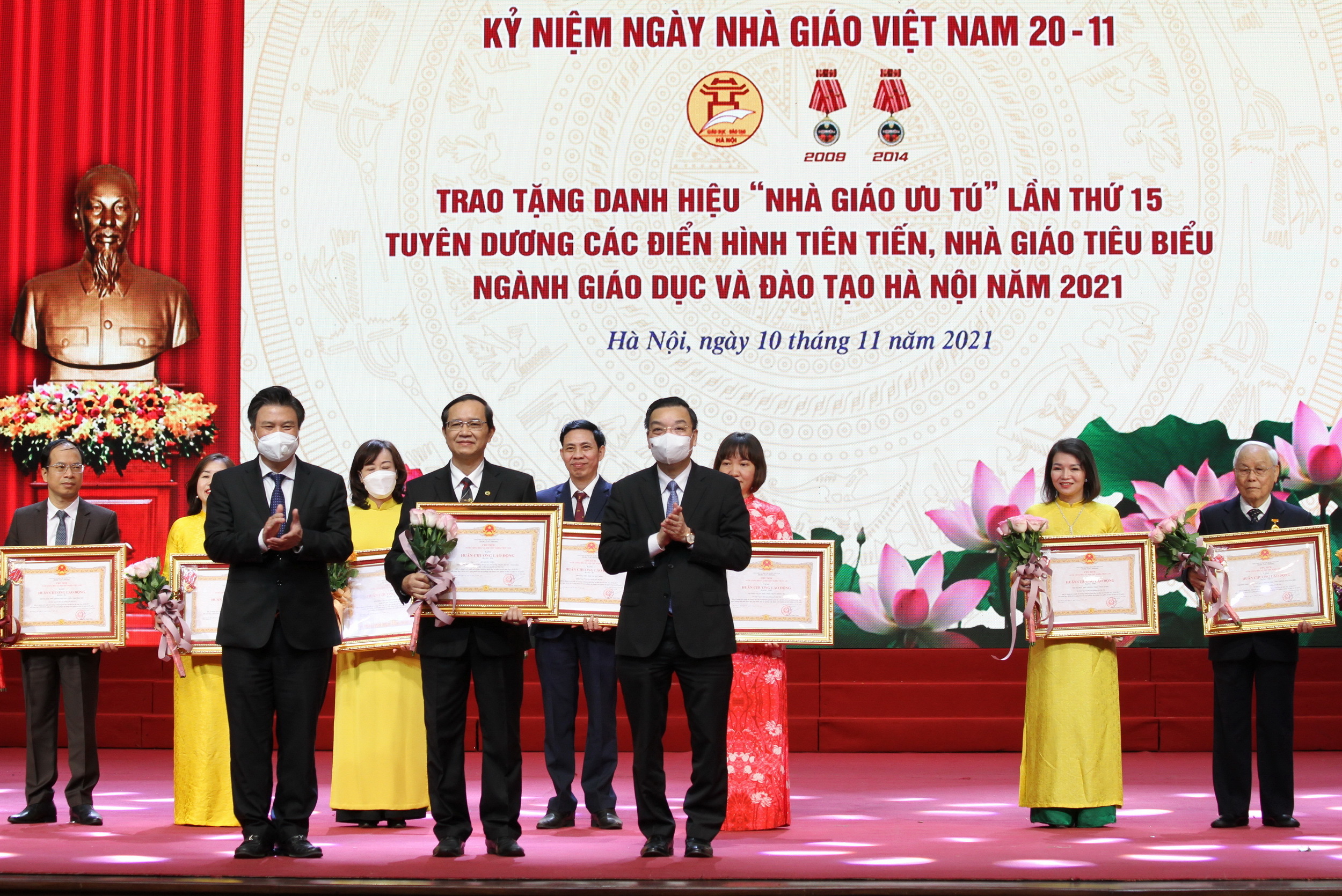 33 thầy cô Hà Nội được phong tặng danh hiệu Nhà giáo Ưu tú