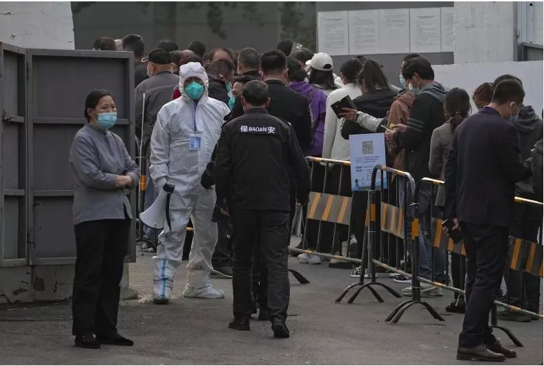 Trung Quốc căng thẳng chống dịch, hiệu quả của vắc xin Sinovac với Omicron