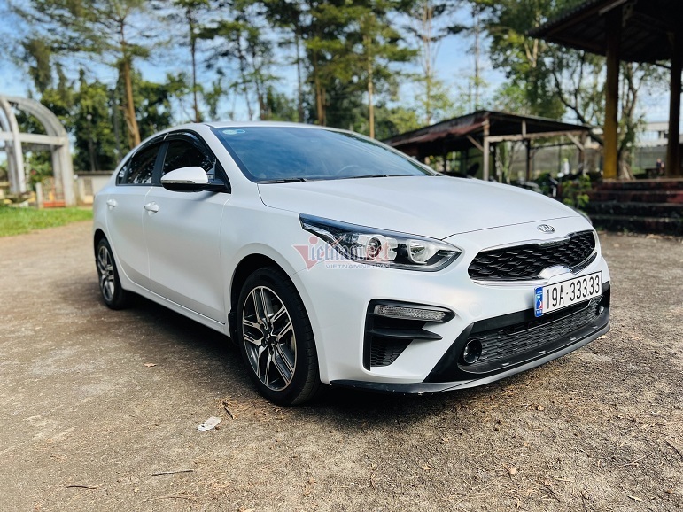 Đại gia chi 1,3 tỷ sắm Kia Cerato biển ngũ quý 3 chạy lướt