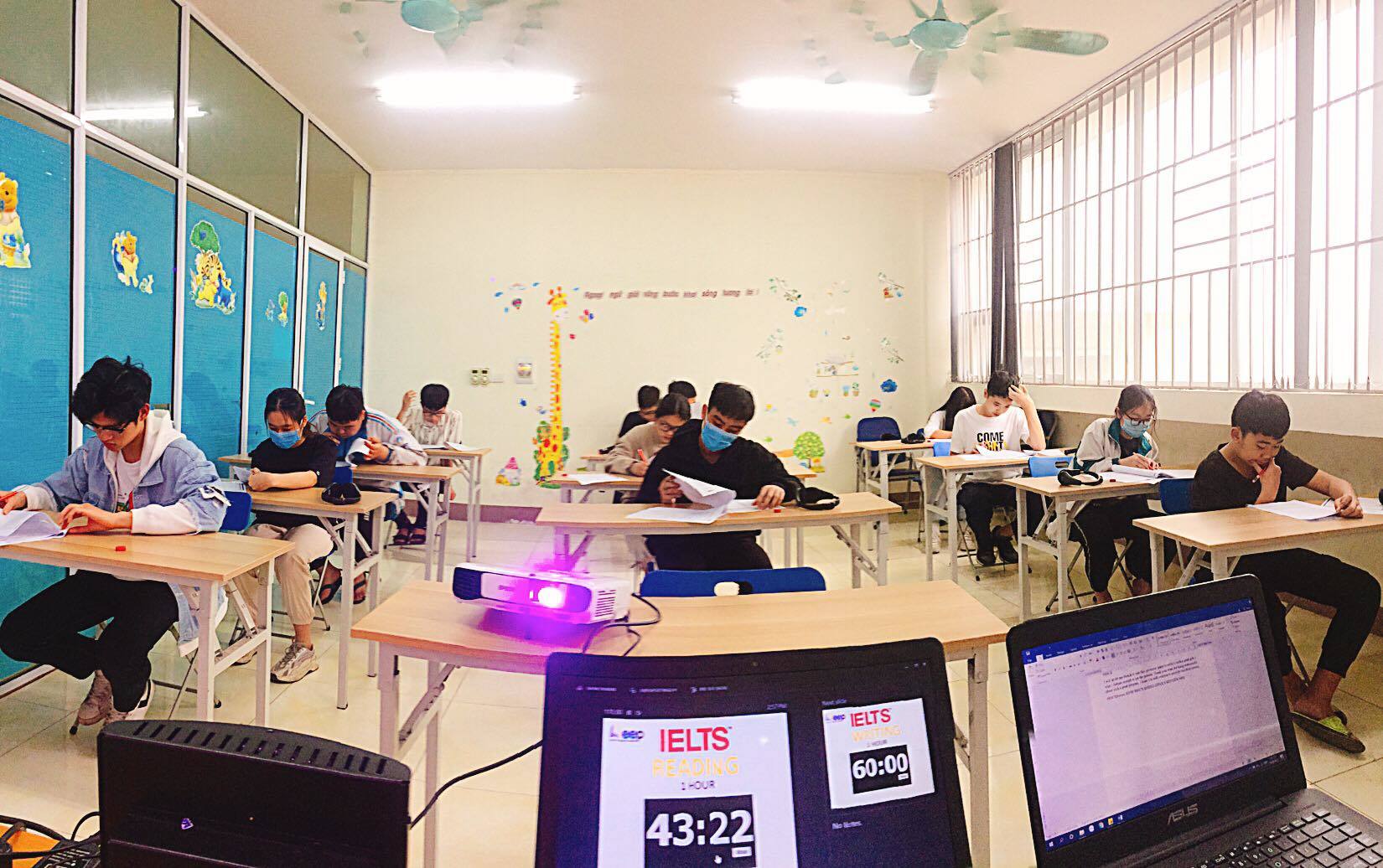 Thái nguyên chi 52 tỷ hỗ trợ học sinh đạt từ 4.0 IELTS