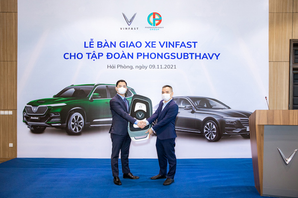VinFast xuất khẩu lô xe đầu tiên sang thị trường Lào