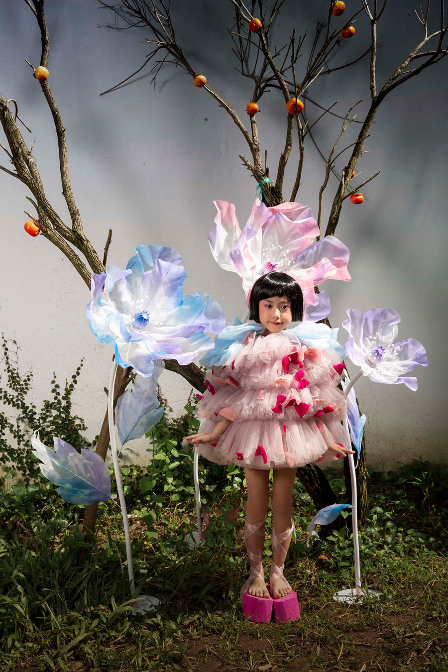 Mẫu nhí 6 tuổi Suri Quỳnh Anh hoá công chúa nhỏ giữa rừng xanh