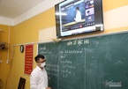 Lớp học vừa trực tiếp vừa online của thầy giáo Bắc Giang