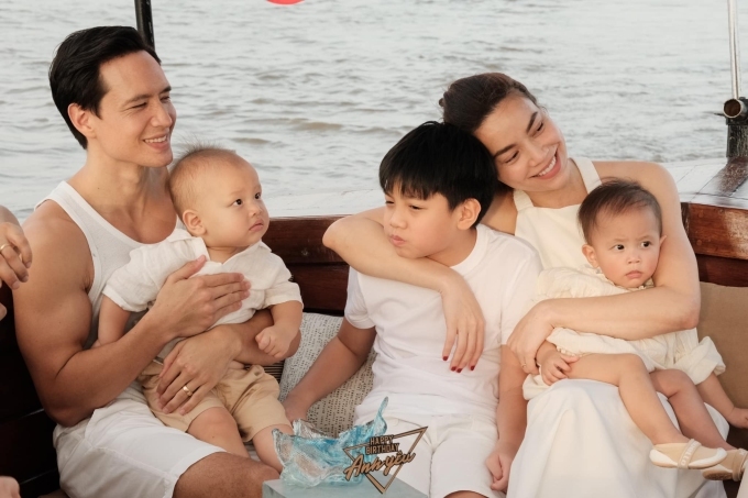 Hồ Ngọc Hà xúc động vì được ba con mừng sinh nhật  Tuổi Trẻ Online