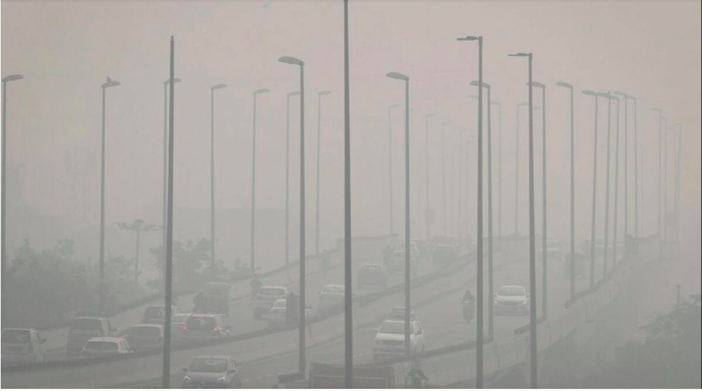 New Delhi đóng cửa trường học, cho làm việc tại nhà vì khói mù độc