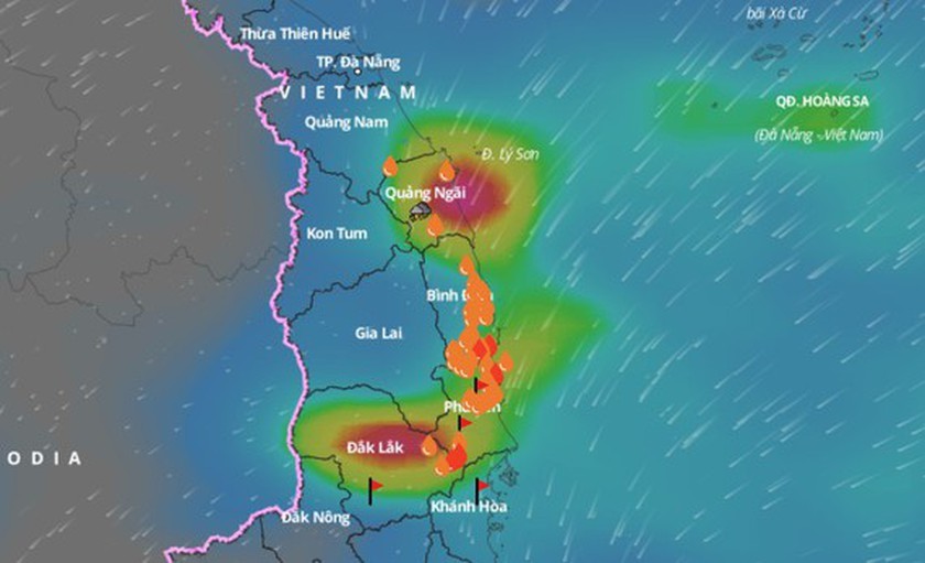 Heavy rains in Central Coast provinces still develop complicatedly