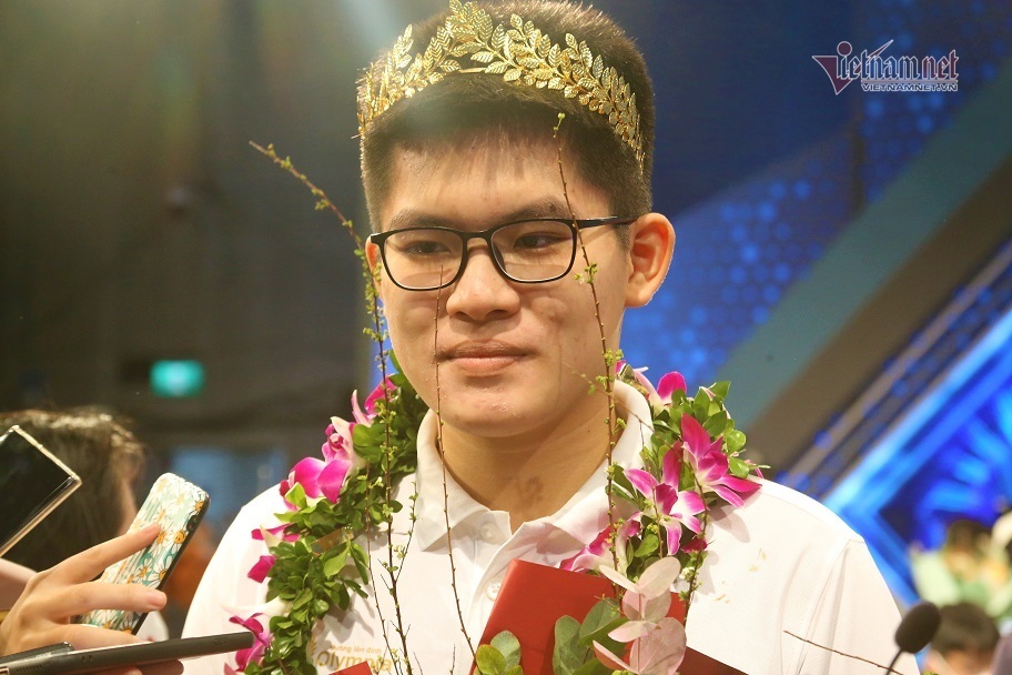 Quán quân Đường lên đỉnh Olympia: 'Em không có hứng thú với việc đi du học'