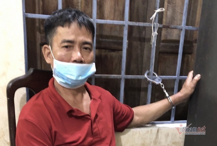 Chủ tiệm rửa xe đâm thủng ruột phó trưởng công an xã