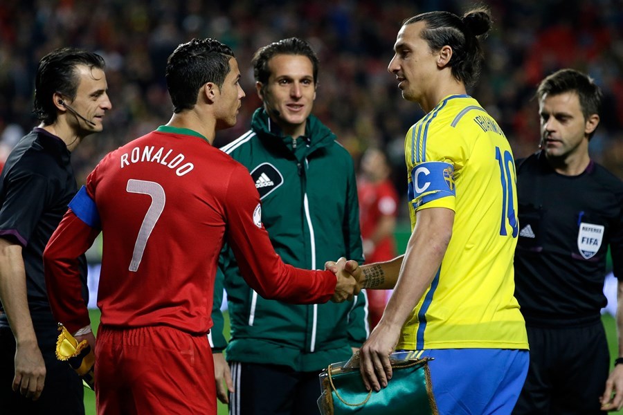 Ronaldo dễ đụng Ibrahimovic, Lewandowski ở play-off World Cup