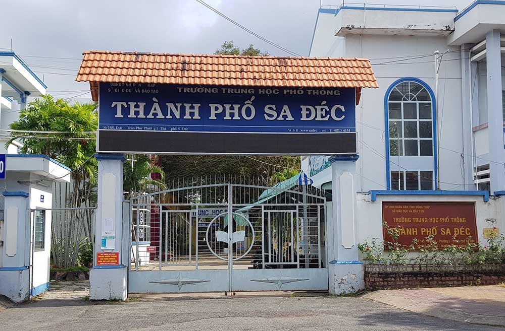 Thêm 1 thầy giáo làm lộ ảnh nhạy cảm khi dạy trực tuyến