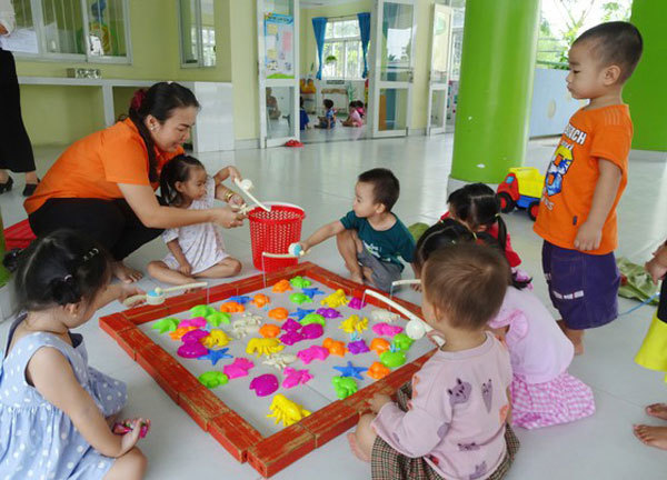 HCM City proposes financial support for preschool teachers, students