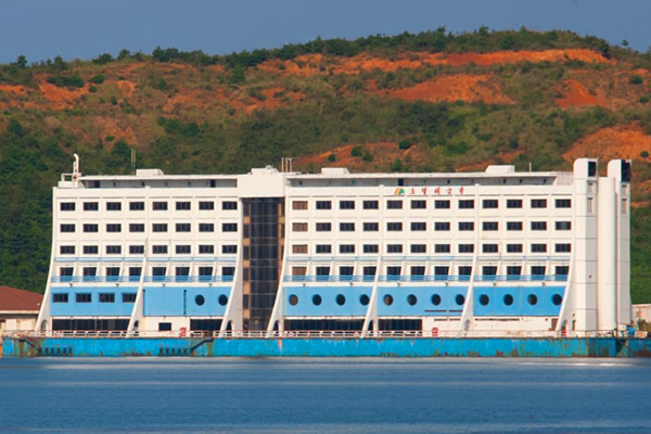 Số phận khách sạn nổi 'trôi dạt' từ Việt Nam sang Triều Tiên