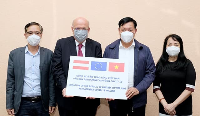 Việt Nam nhận 50.000 liều vắc xin Covid-19 do Áo trao tặng