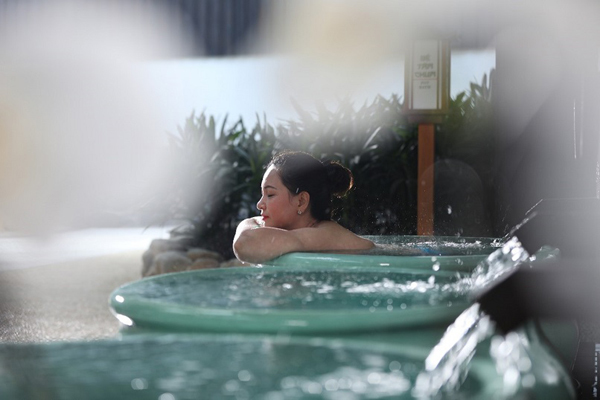 Tắm onsen và công dụng bất ngờ cho sức khỏe theo y học cổ truyền