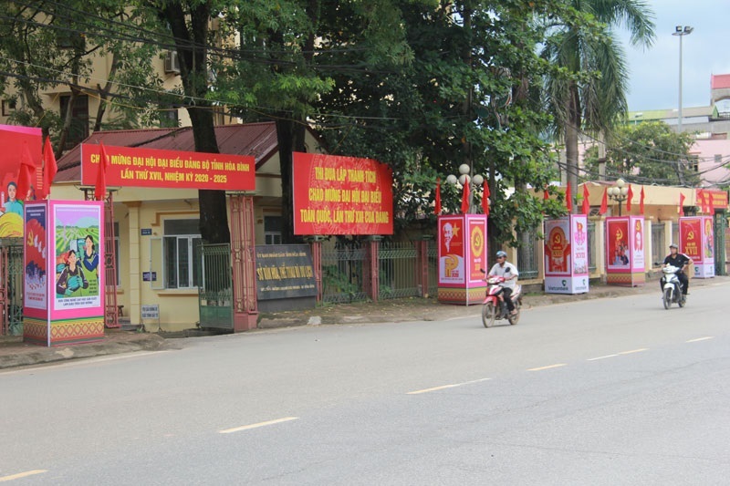 Hoa Binh Province drastically implements 13th National Party Congress Resolution