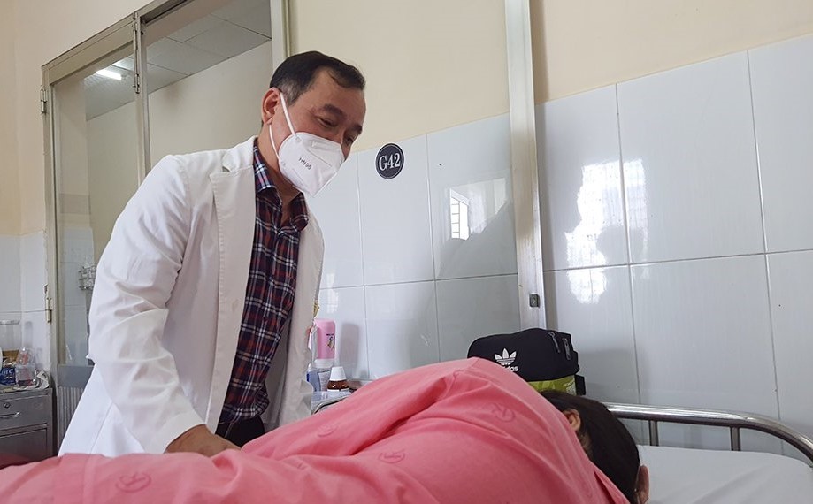 Cô gái trẻ ở TP.HCM 'thủng bụng' vì thuốc tan mỡ bụng