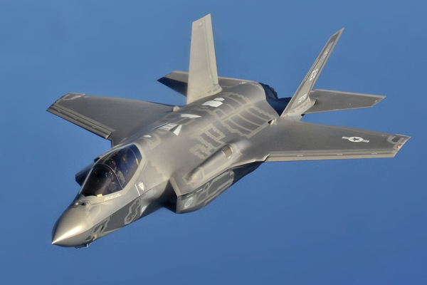 “Thần sấm” F-35 rơi xuống biển, phi công kịp thời thoát nạn