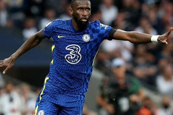 Rudiger tức giận Chelsea vì đề nghị hợp đồng ‘tát vào mặt’