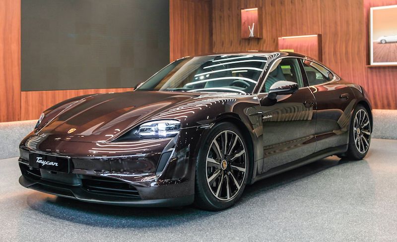Cận cảnh Porsche Taycan trang bị bộ mâm 300 triệu đồng tại Việt Nam