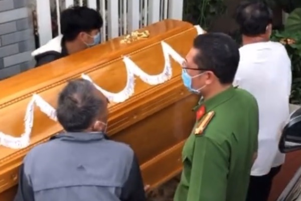 Nhóm người ở Đắk Nông mang quan tài đến nhà con nợ đòi tiền