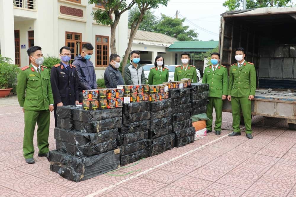 Phá đường dây buôn bán pháo nổ 'siêu khủng' từ Quảng Trị về Nghệ An