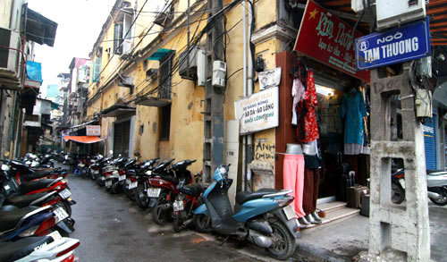 Chung cư cao cấp chào thua, căn hộ cũ trung tâm Hà Nội bán giá giật mình