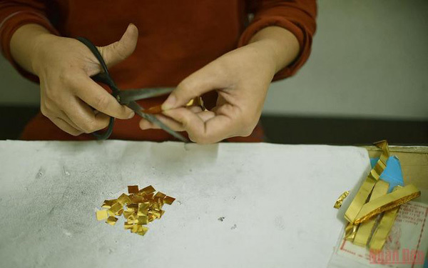 Glittering thin gold leaves from Kieu Ky Village