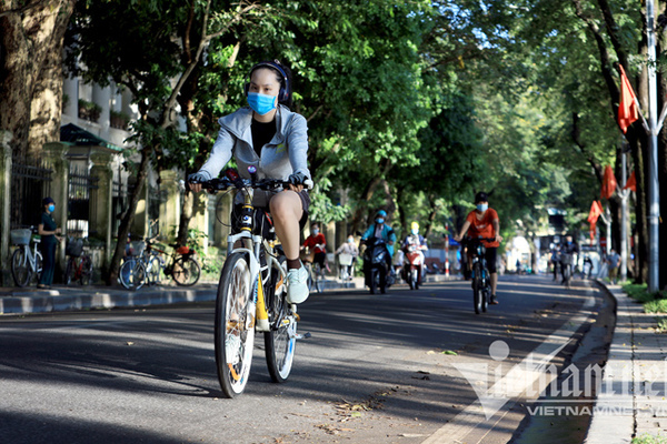 Dự báo thời tiết 19/11: Miền Bắc nắng hanh, miền Trung chưa dứt mưa