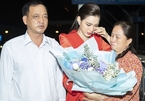 Đỗ Thị Hà khóc chia tay gia đình lên đường thi Miss World 2021
