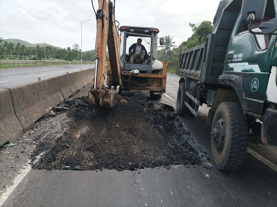 Tổng cục Đường bộ chỉ đạo khẩn, đến 30/11 sửa triệt để ổ gà QL1 qua Phú Yên