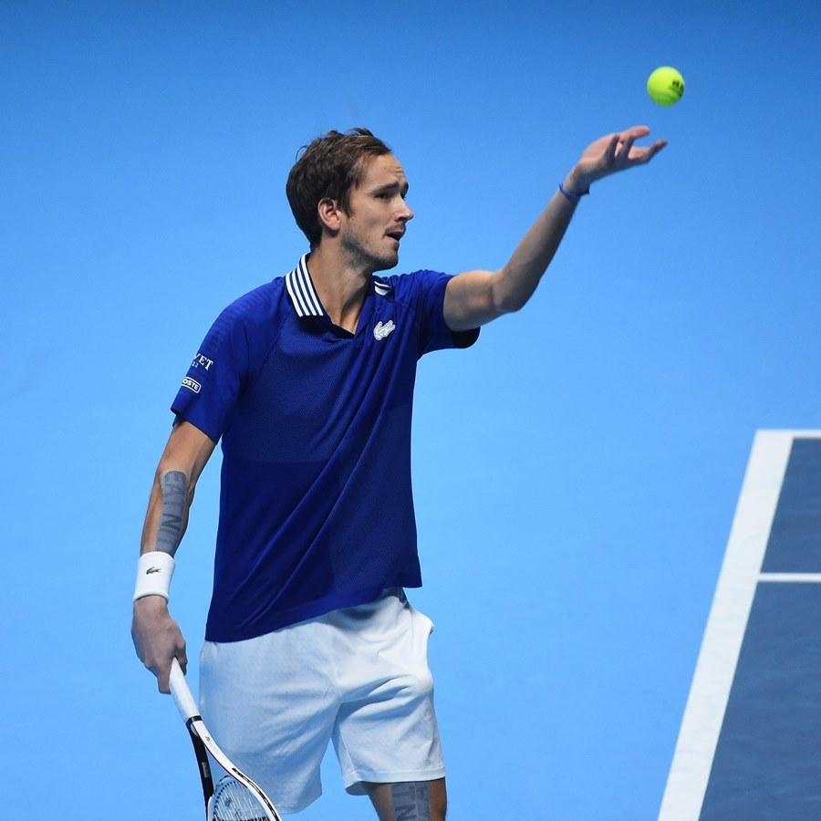 Medvedev hẹn Djokovic ở chung kết ATP Finals
