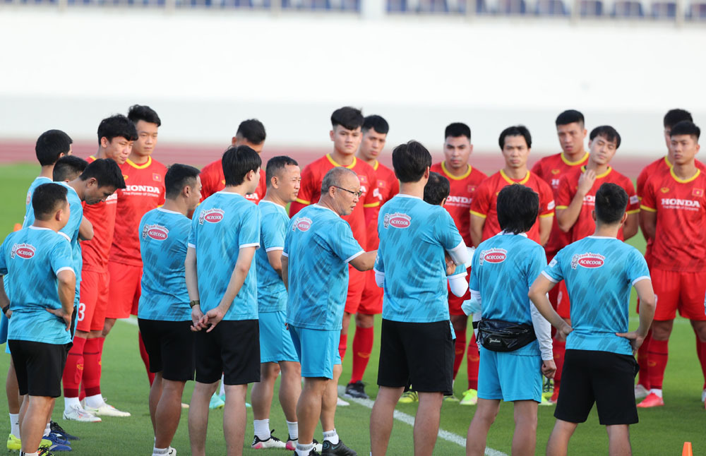 BLV Quang Huy: Ông Park cần đội hình vô địch AFF Cup