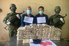 Biên phòng Quảng Bình bắt 2 đối tượng vận chuyển 304 nghìn viên ma túy