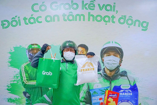 Grab kề vai ‘bác tài’ vượt khó mùa dịch