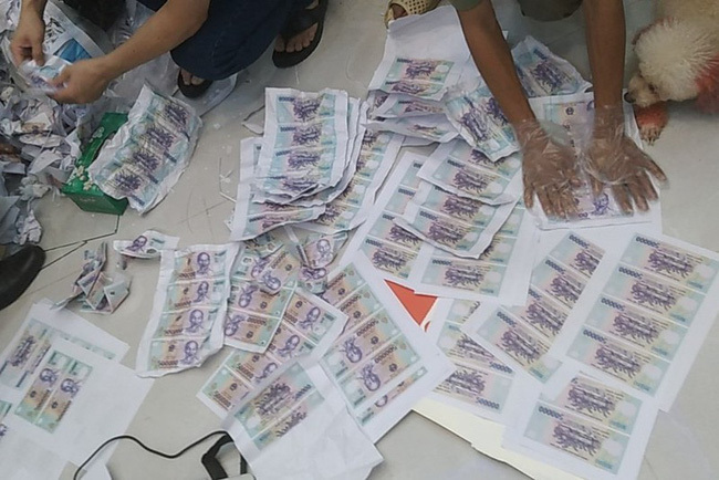 9X cầm đầu đường dây mua bán tiền giả