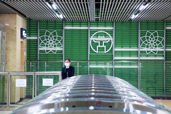 Khách đi tàu Cát Linh – Hà Đông ngày đầu bán vé tương đương ngày miễn phí