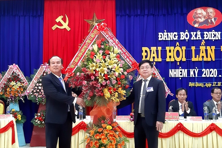 Bí thư Thị ủy và Chủ tịch xã ở Quảng Nam xin nghỉ việc